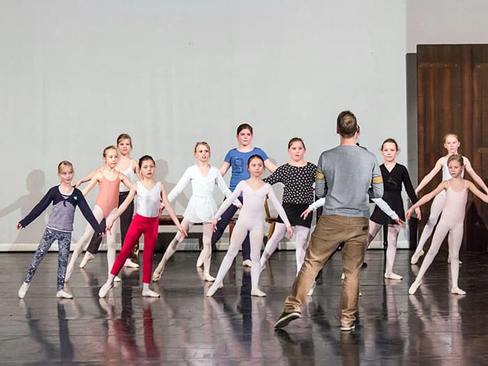 Stellprobe der Kindergruppe mit Marcel Matuga